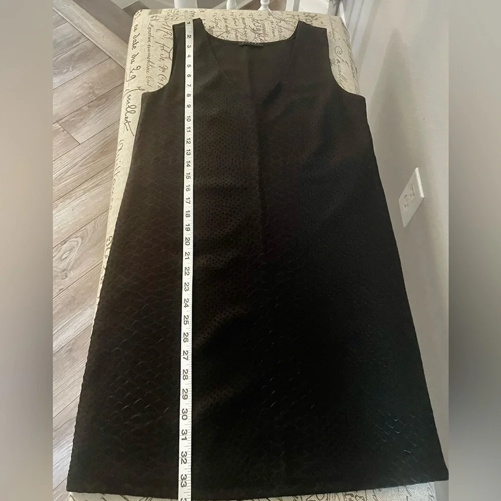 Sisley black v-neck, sleeveless size xs - Picture 1 of 5